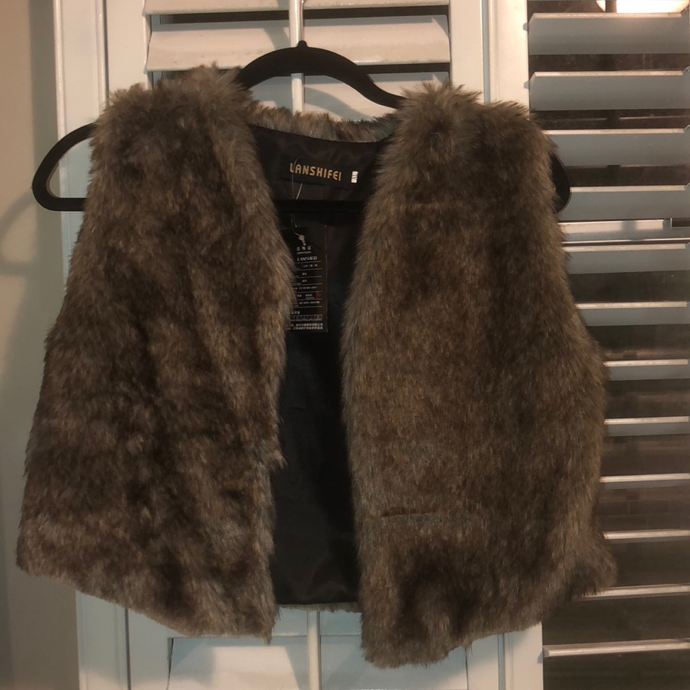 Fake fur vest